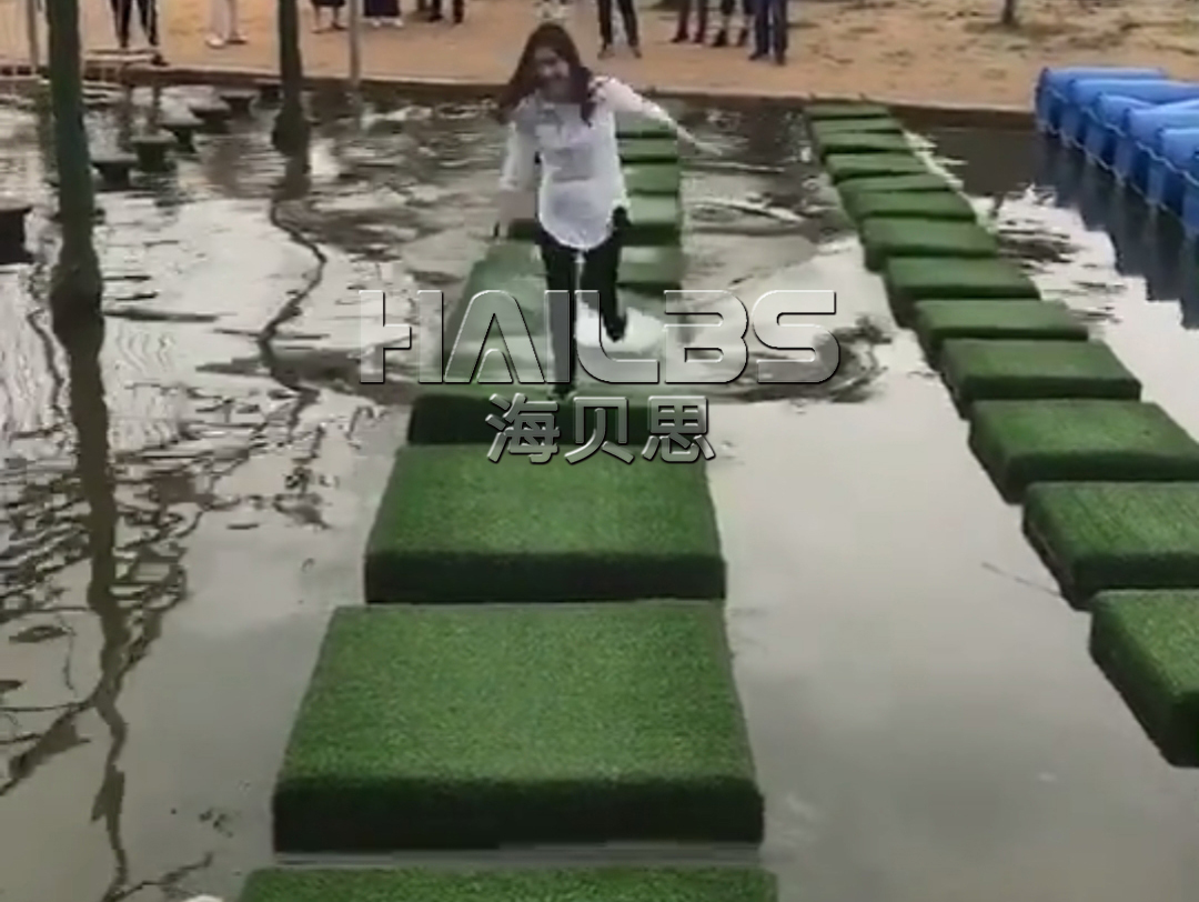 水上拓展項目水上浮橋