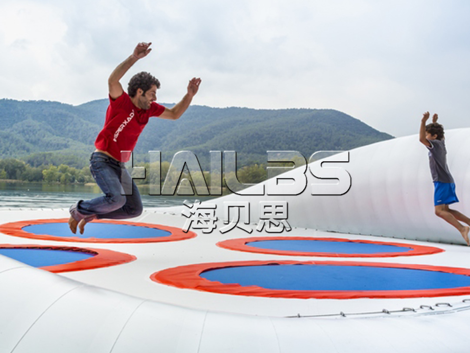 充氣蹦床橋水上魔毯