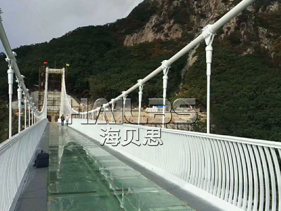 玻璃吊橋