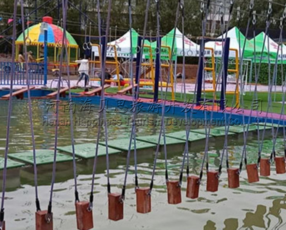 水上拓展訓(xùn)練器材