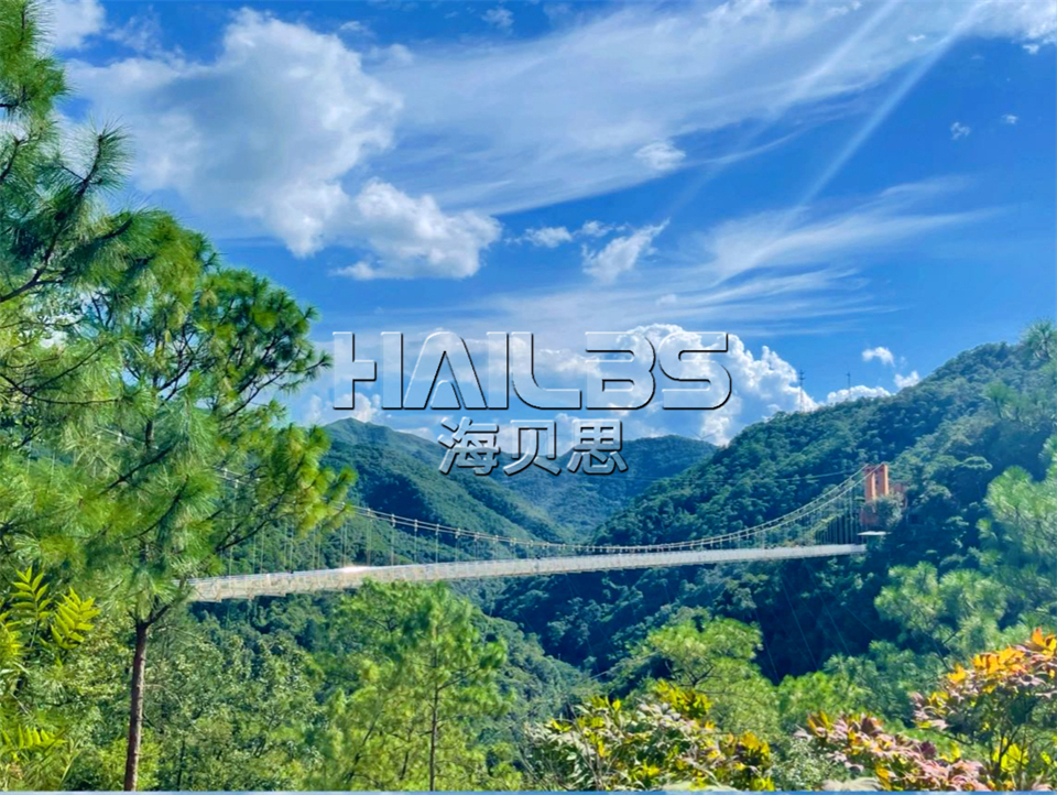 玻璃吊橋--橫跨兩山的橋梁