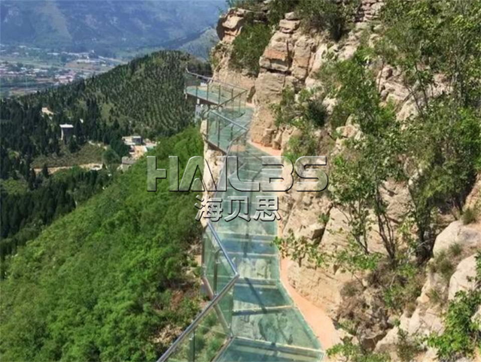 景區(qū)玻璃棧道