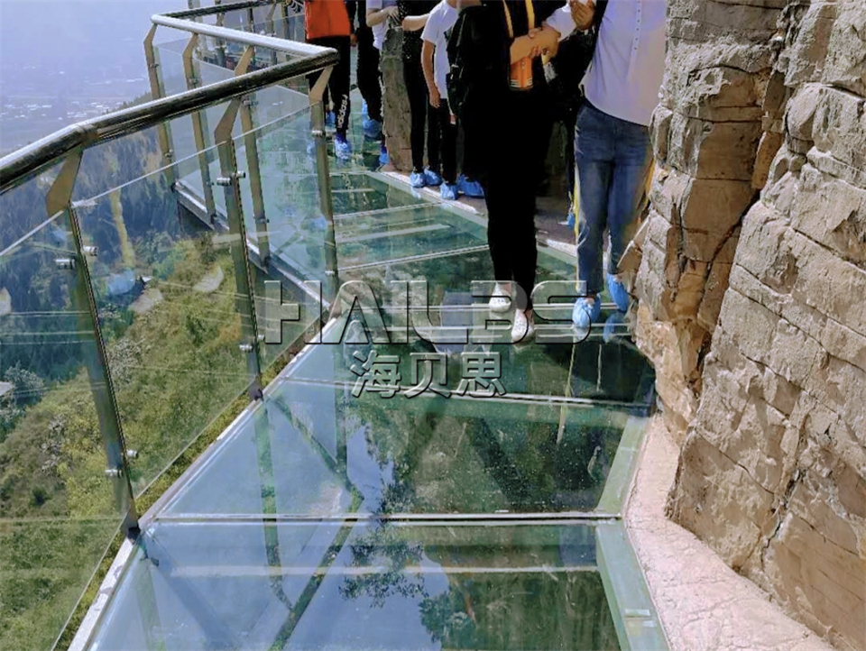 景區(qū)玻璃棧道
