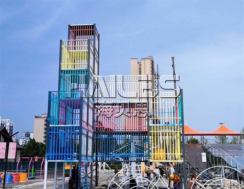 山東濟(jì)寧楓葉小鎮(zhèn)無(wú)動(dòng)力樂(lè)園施工現(xiàn)場(chǎng)