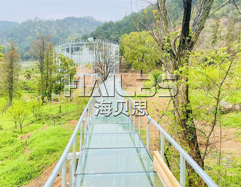 湖北鄂州玻璃水滑道安裝完成