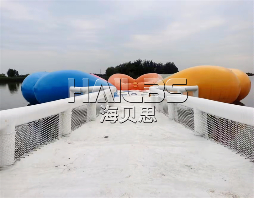 山東淄博花朵蹦床安裝現(xiàn)場