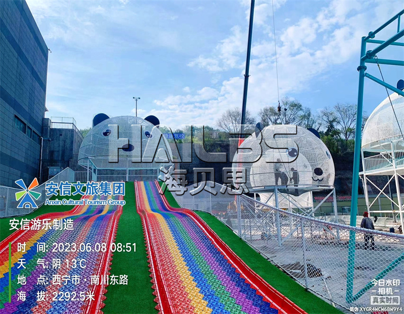 青海西寧無動力樂園施工現(xiàn)場